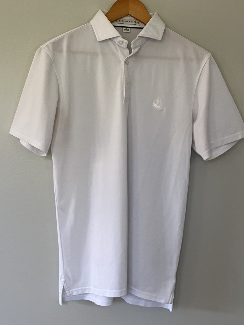 Holderness & Bourne Mens M White Tailored Polo Quail Hollow Club Charlotte NC